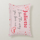 ロマンチックピンクと赤いハートバレンタインデー アクセントクッション (正面(垂直))