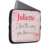 ロマンチックピンクと赤いハートバレンタインデー ラップトップスリーブ (正面右)