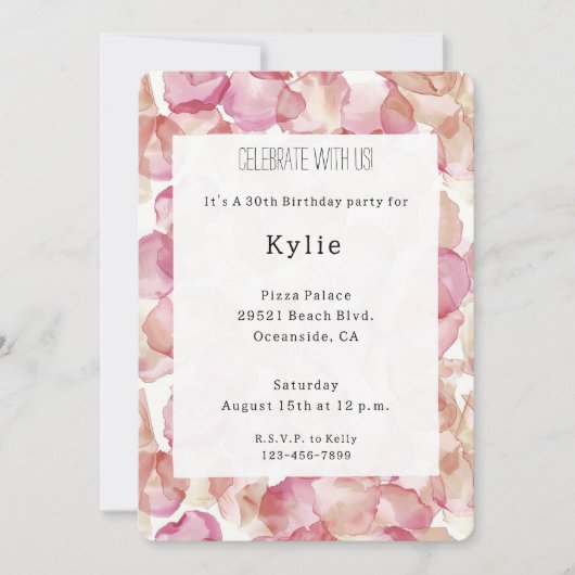 ロマンチックピンクローズ花びらフローラ誕生日 招待状 (正面)