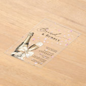 ロマンチックピンク花びらバブーブリーブルックブライダルシャワー アクリル招待状 (レイダウン)