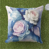 ロマンチックブルーと赤面ウォーター色バラフローラAr アウトドアクッション (芝生)