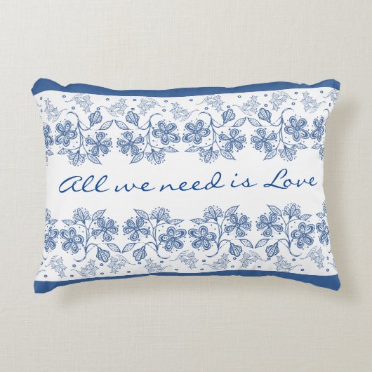 ロマンチックラブ文字インディゴブルー縁どフローラ アクセントクッション (正面)