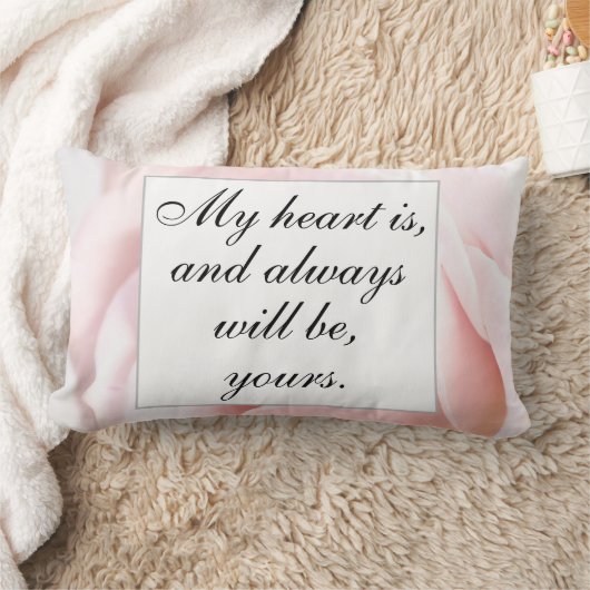 ロマンチック淡い色のなピンクフローラジェーンオーステンラブ引用文 ランバークッション (ブランケット)