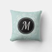 ロマンチック淡い色のブルーフローラブラックカスタムモノグラム クッション (正面)