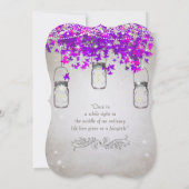 ロマンチック素朴なメイソンの瓶の輝く紫の木 招待状 (裏面)