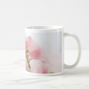 ロマンチック結婚な愛ソフトピンクの花束 コーヒーマグカップ