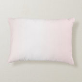 ロマンチック赤面ピンクローズ花びら アクセントクッション (裏面)