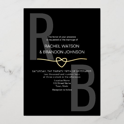 ロマンチック モノグラム ゴールド ブラック ウェディング QR コード 箔招待状 (正面)