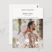 ロマンチッ婚約したクカップルウィズフラワーズデザイン ポストカード (正面/裏面)