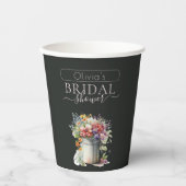 ロマンティックな春の花を飾ったウェディングシャワーのための花瓶 紙コップ (正面)