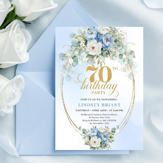 ロマンティックな淡青色の花の70歳の誕生日招待状 招待状