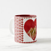 ロマンティックな赤い花のハートデザイン4特別な瞬間 ツートーンマグカップ (正面左)