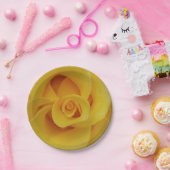 ロマンティックな黄色いバラの花びら ペーパープレート (パーティー)