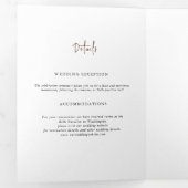 ロマンティック バーガンディ レッド | ブラッシュ ピンク フラワーの結婚式 三つ折り案内状 (内部最初)