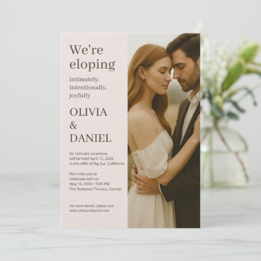 ロマンティック ブラッシュ ピンク エロープメント ミニマル フォト 招待状 (スタンド正面)