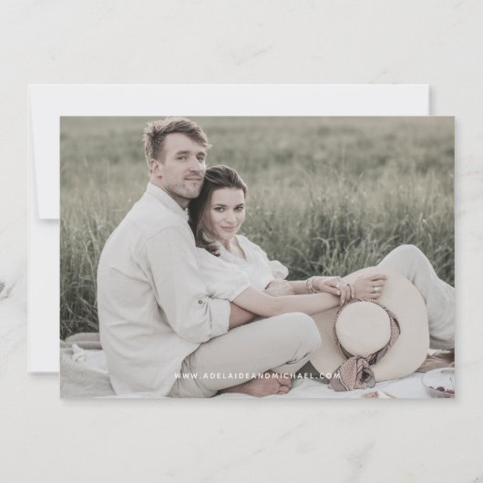 ロマンモダンティスクリプト写真コラージュ セーブザデート (裏面)