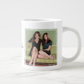 ロレリ&ロリーシッティングオンソファポートレート ジャンボコーヒーマグカップ (右)