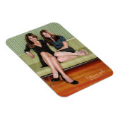 ロレリ&ロリーシッティングオンソファポートレート マグネット (右側)