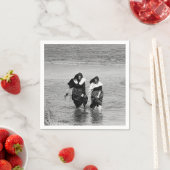 ロングアイランドで貝を採る修道女たち スタンダードカクテルナプキン (インサイチュ)