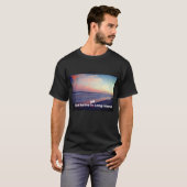 ロングアイランドに/の上に住むことを誇りに思う Tシャツ (正面フル)