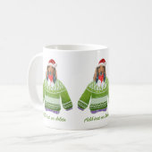 ロングソールドダシュント醜いセーターを着てクリスマス犬 コーヒーマグカップ (正面左)