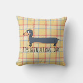 ロングデイダッシュント犬の枕 クッション (正面)