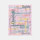 ロングネームパターンタイポグラフィピンクベビー フリースブランケット (正面)