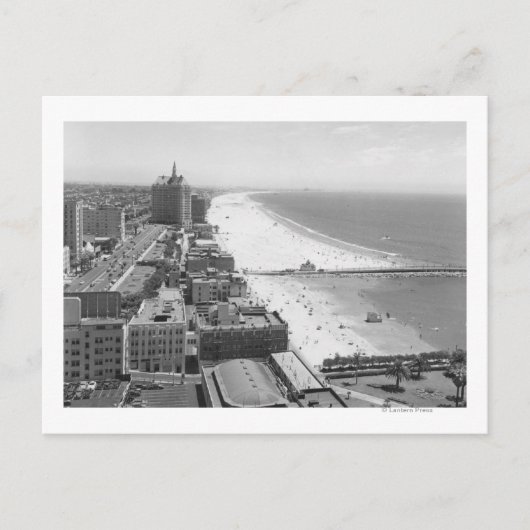 ロングビーチ、カリフォルニアの海岸線とビーチ ポストカード (正面)