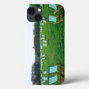 ロンドンのグリーンパークに並ぶデッキチェア iPhone 13ケース