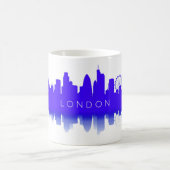 ロンドンのスカイライン シルエット - モダンブルー コーヒーマグカップ (中央)