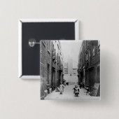 ロンドンのスラム街1899年 缶バッジ (正面&裏面)