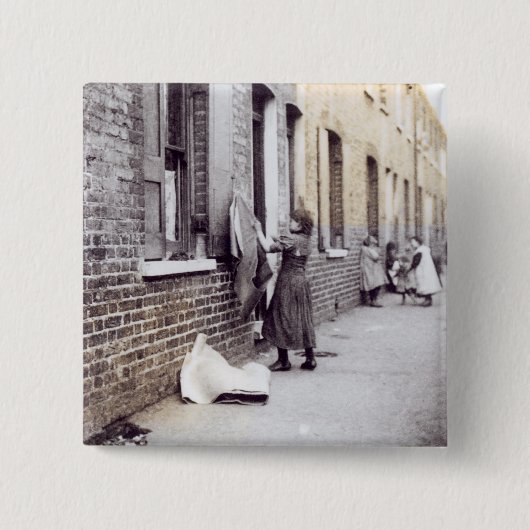 ロンドンのスラム街 缶バッジ (正面)