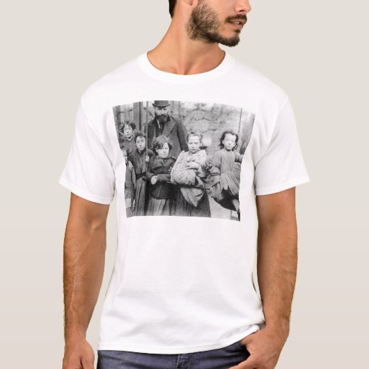 ロンドンのスラム街 Tシャツ (正面)