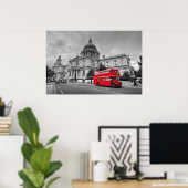 ロンドンのバスとセントポール大聖堂 ポスター (ホームオフィス)