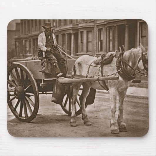 「ロンドンの街の生活」からの水カート、1877年 マウスパッド (正面)