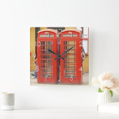 ロンドンの象徴的な赤い電話ボックス スクエア壁時計 (ホーム)
