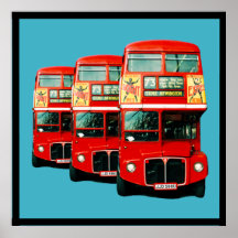 ロンドンの3つのバスのターコイズ背景