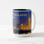 ロンドンイングランドby MOJISOLA ADEOLA GBADAMOSI MUG ツートーンマグカップ (正面右)