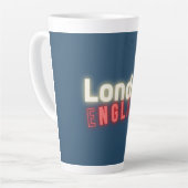 ロンドンコンテンポラリーネオンライトタイポグラフィ カフェラテマグ (左アングル)