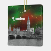 ロンドンスカイラインエッチンググリーンレッドスターリースカイクリスマス セラミックオーナメント (左)