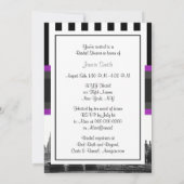 ロンドンスカイラインBW Blk Wht Strp紫色ブライダルShwr 招待状 (裏面)