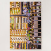 ロンドンパブ、ビールポンプ、ワインボトルの写真 ジグソーパズル (縦)