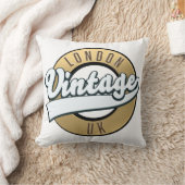 ロンドンヴィンテージUKレトロロゴ。トラック帽 クッション (ブランケット)