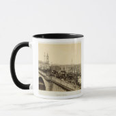 ロンドン橋、c.1880 (セピア色の写真) マグカップ (左)