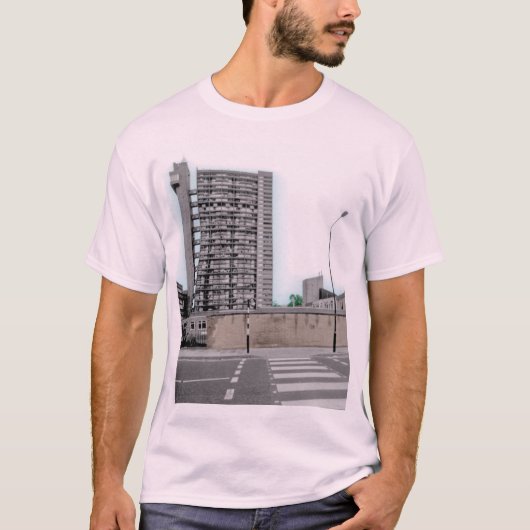 ロンドン画像的なTRELLICKタワーの都市写真 Tシャツ (正面)