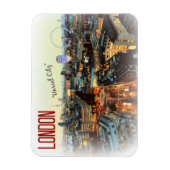 ロンドン：「アンリアルシティ」 – -T.S.エリオット磁石 マグネット (縦)