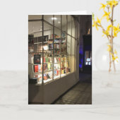 ロンドン、イギリスでの夜の本屋の窓の写真 カード (黄色い花)