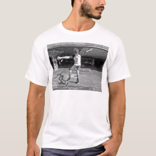 ロンドン、Southbankのスケート選手 Tシャツ