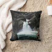 ローアリングリバー滝、キングズキャニオン、カリフォルニア州 クッション (ブランケット)