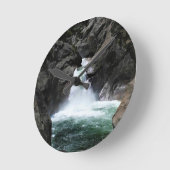 ローアリングリバー滝、キングズキャニオン、カリフォルニア州 ラウンド壁時計 (傾斜)